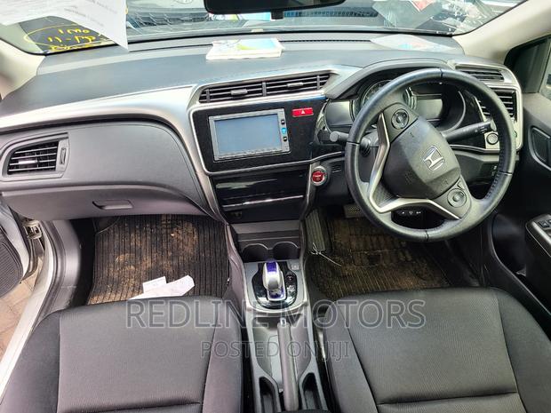 Honda Grace Silver 2016 - Compact Sedan with Elegance