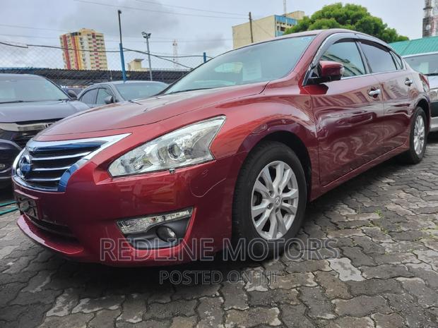 2017 Nissan Teana Sedan in Red: Exquisite & Powerful