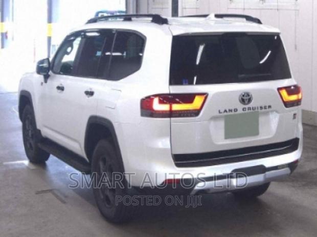 2022 Land Cruiser Pearl - Latest Edition Toyota SUV