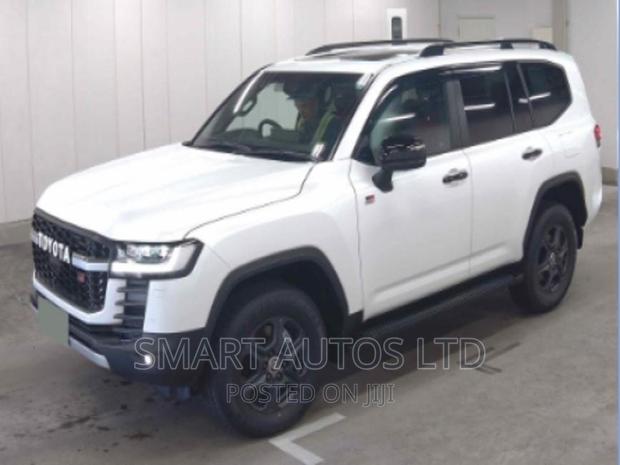 2022 Land Cruiser Pearl - Latest Edition Toyota SUV