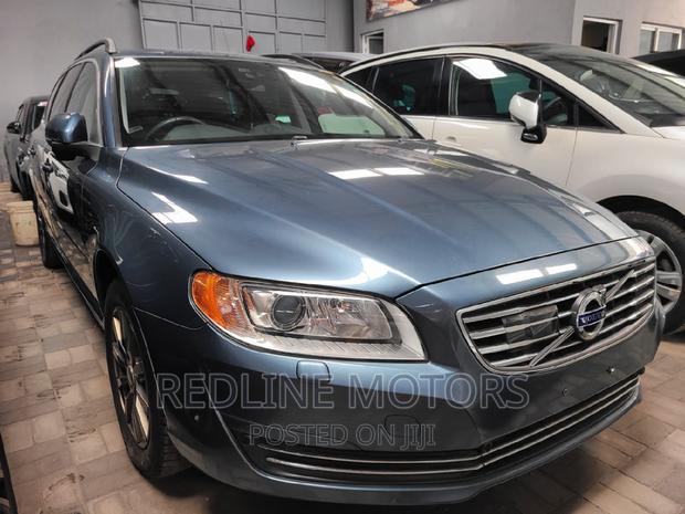 2016 Volvo V70 Blue - Affordable Family Car