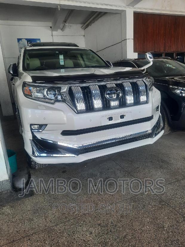 2017 Toyota Land Cruiser Prado 2.8D Silver - Off-Road Edition