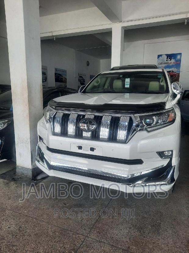 2017 Toyota Land Cruiser Prado 2.8D Silver - Off-Road Edition