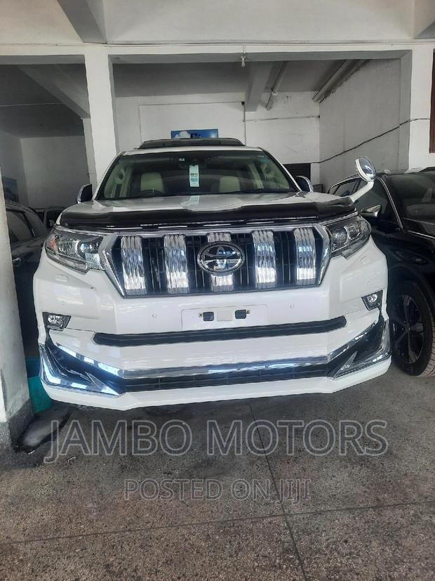 2017 Toyota Land Cruiser Prado 2.8D Silver - Off-Road Edition