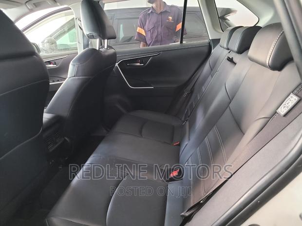 2019 Toyota RAV4 Pearl - Experience the Ultimate Driving Experience
