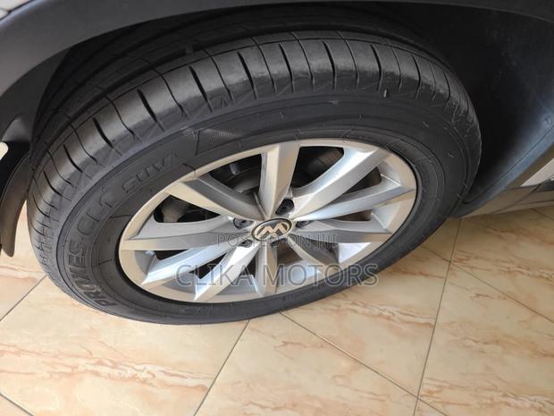 2016 Volkswagen Tiguan - Pearl Trim Level