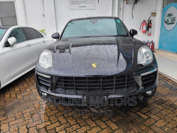 Porsche Macan 2016 - Matt Black - Powerful and Elegant SUV