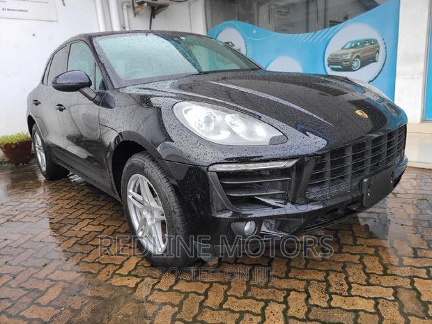 Porsche Macan 2016 - Matt Black - Powerful and Elegant SUV