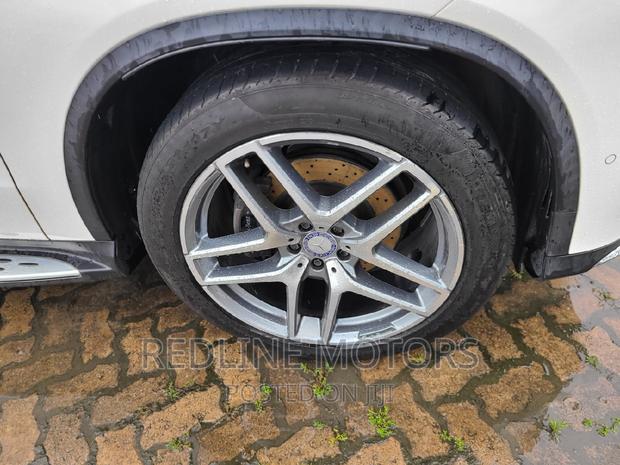 Used Luxury 2016 Mercedes-Benz GLE-Class - Pearl Color