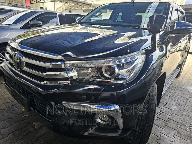 2018 Toyota Hilux Black: Modern Pickup with Power and Style