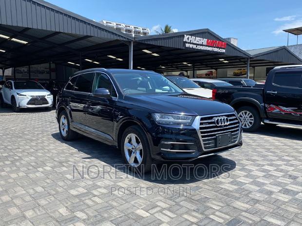 2017 Audi Q7 Black - Sleek and Spacious SUV