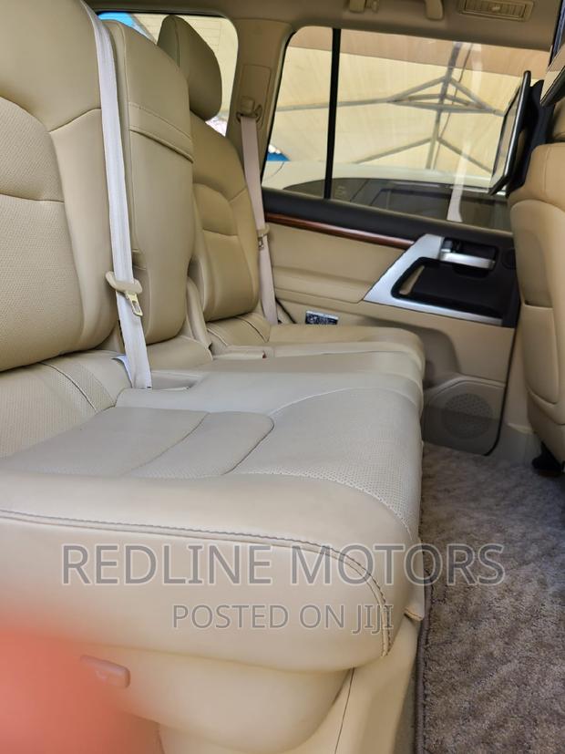 2016 Toyota Land Cruiser Pearl - Top-quality SUV for Adventure
