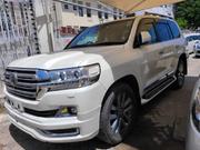 2016 Toyota Land Cruiser Pearl - Top-quality SUV for Adventure for sale