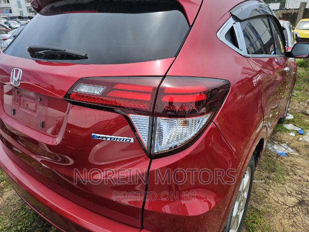 2016 Honda Vezel in Red - Spacious Compact SUV for Everyday Adventures