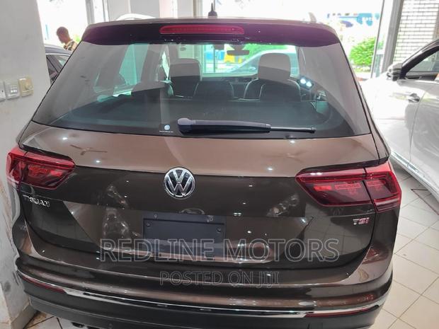 2017 Volkswagen Tiguan Gold: A Compact Luxury SUV for Every