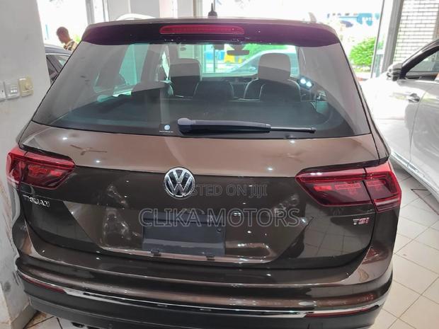 2017 Volkswagen Tiguan Gold: A Compact Luxury SUV for Every