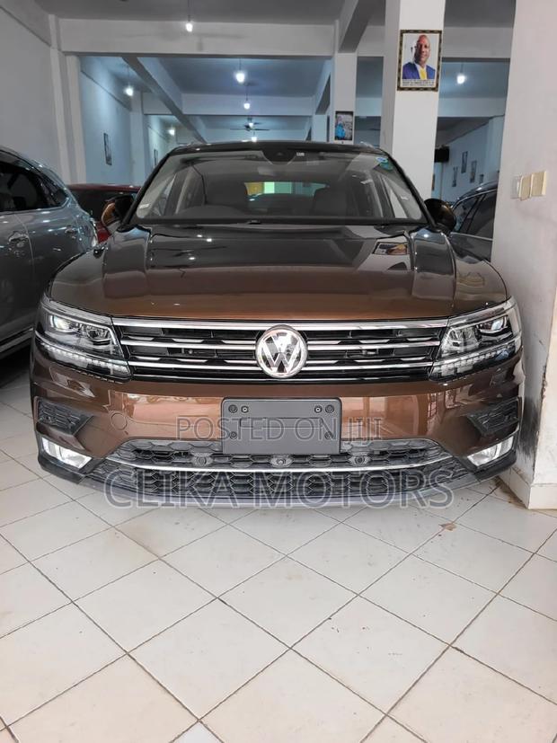 2017 Volkswagen Tiguan Gold: A Compact Luxury SUV for Every