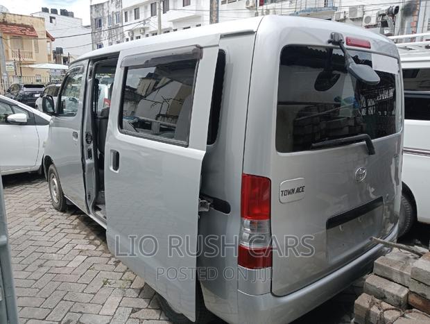 Reliable 2016 Toyota TownAce Silver: Affordable Luxury