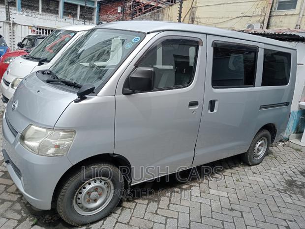 Reliable 2016 Toyota TownAce Silver: Affordable Luxury