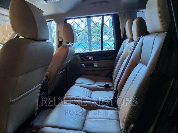 Silver 2016 Land Rover Discovery - Premium Off-Roader