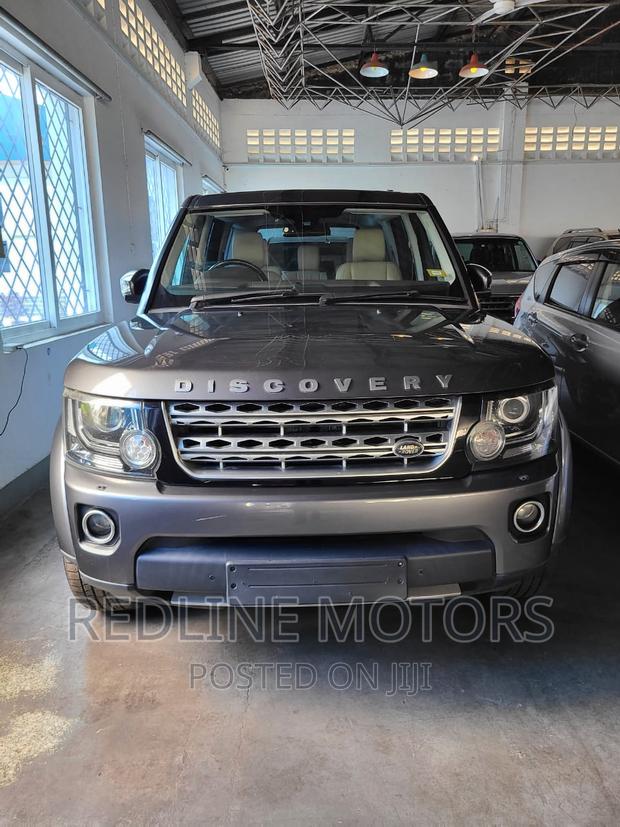Silver 2016 Land Rover Discovery - Premium Off-Roader
