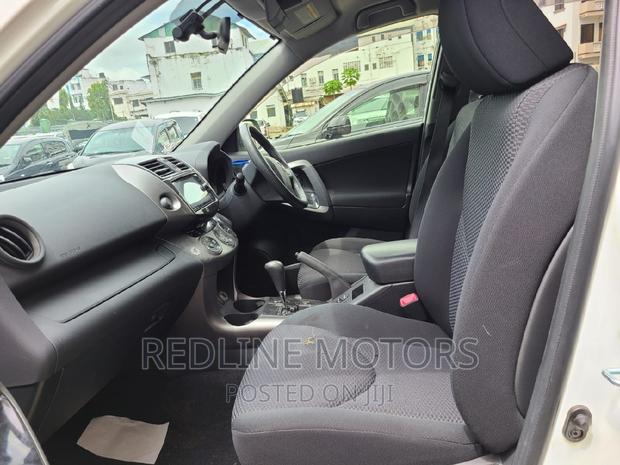 2016 Toyota RAV4 in White: Premium Compact SUV