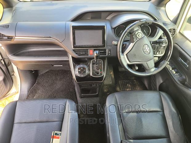 2016 Toyota Esquire in Pearl - Luxury Sedan Available