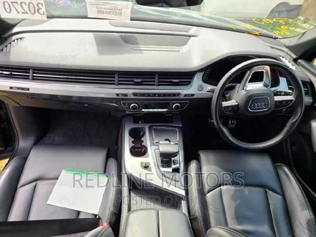 Sleek 2017 Audi Q7 Black: Purchase Today