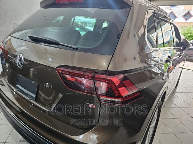 2017 Tiguan Brown - Volkswagen's Compact SUV with Elegant Brown Hue