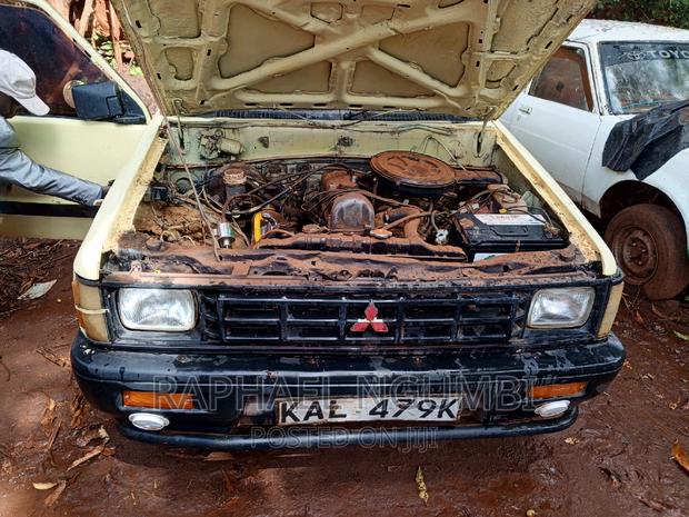 Used Mitsubishi L200 1995 for sale - Quality Yellow Pickup