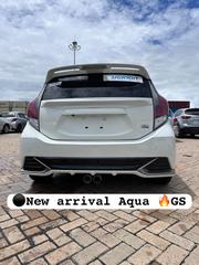 Off-White Toyota Aqua 2017: Two Variants Available for sale