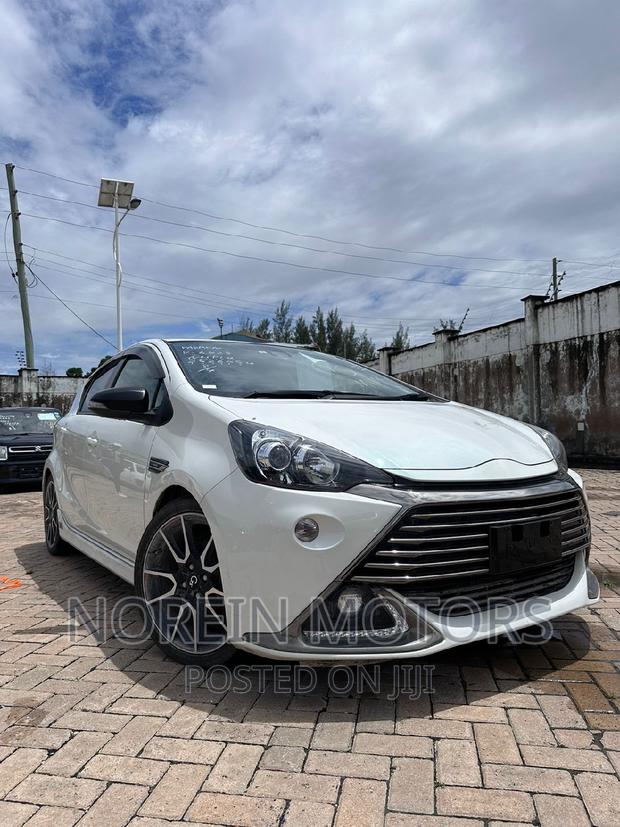 Off-White Toyota Aqua 2017: Two Variants Available