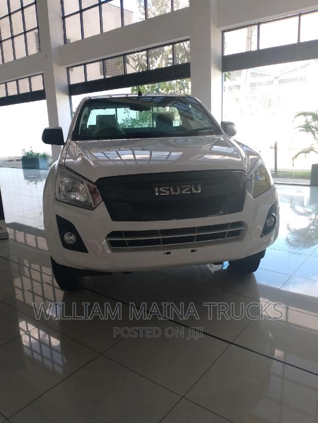 2023 Isuzu D-MAX White: Top-of-the-line Pickup Truck
