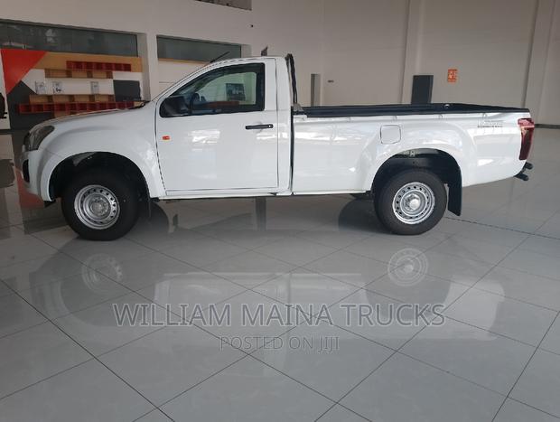 2023 Isuzu D-MAX White: Top-of-the-line Pickup Truck