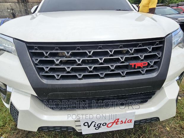 White 2017 Toyota Fortuner - Modern SUV for Your Lifestyle