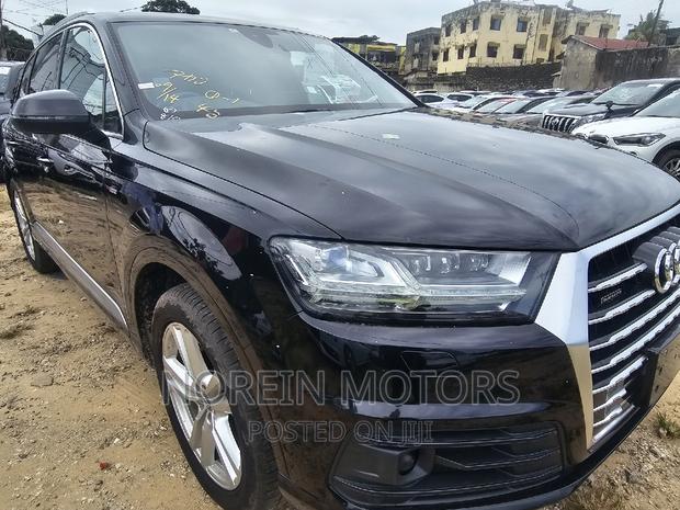 Black 2017 Audi Q7: Sophisticated SUV with Attitude