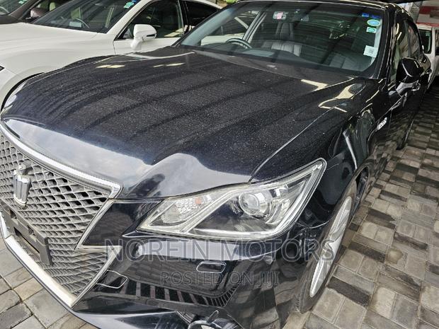 2016 Toyota Crown in Matt Black: Sophistication Personified
