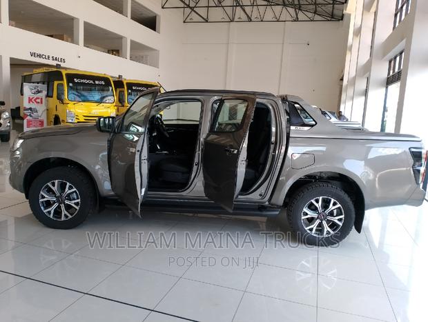 New 2023 Isuzu D-MAX in Gray: Two Exciting Variants to Explore