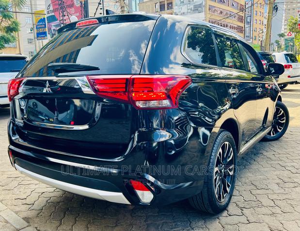 2017 Black Mitsubishi Outlander 2.0 PHEV AWD - Second Hand