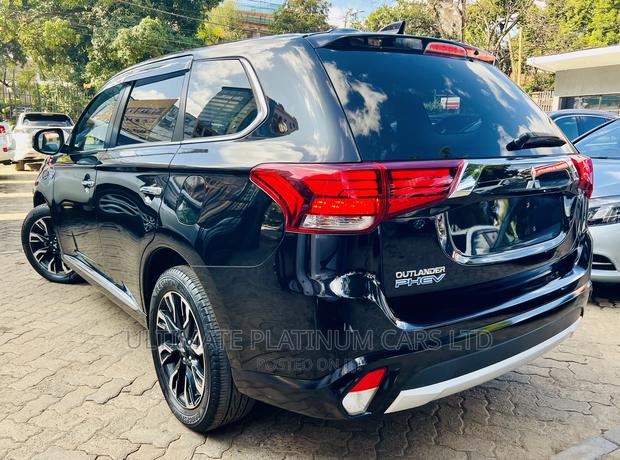 2017 Black Mitsubishi Outlander 2.0 PHEV AWD - Second Hand