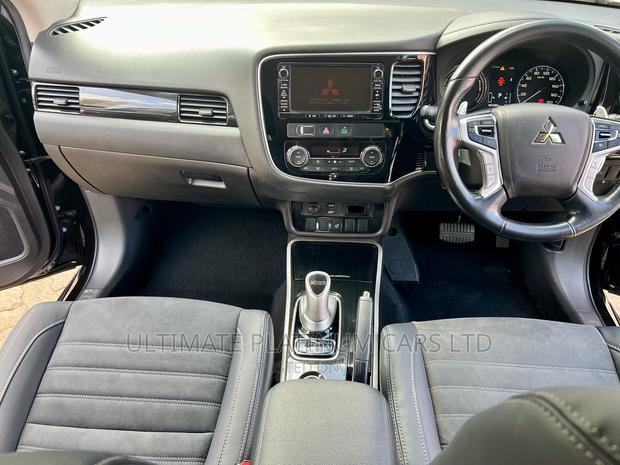 2017 Black Mitsubishi Outlander 2.0 PHEV AWD - Second Hand