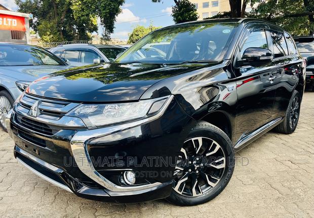 2017 Black Mitsubishi Outlander 2.0 PHEV AWD - Second Hand