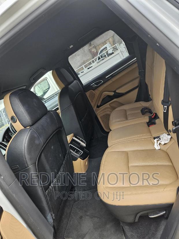 2016 Porsche Cayenne S AWD White - High-Performance SUV with Style