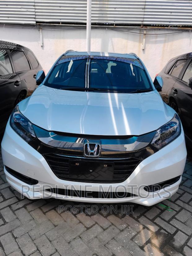 Used 2016 Honda Vezel Pearl: Affordable and Stylish SUV with Pearl Trim