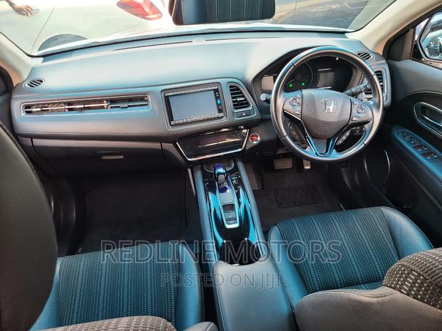 Used 2016 Honda Vezel Pearl: Affordable and Stylish SUV with Pearl Trim