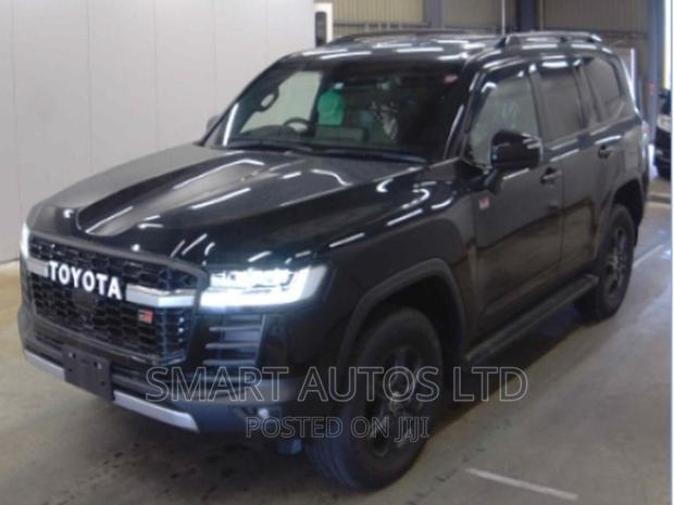 New 2023 Toyota Land Cruiser Black: The Ultimate Off-Road Experience