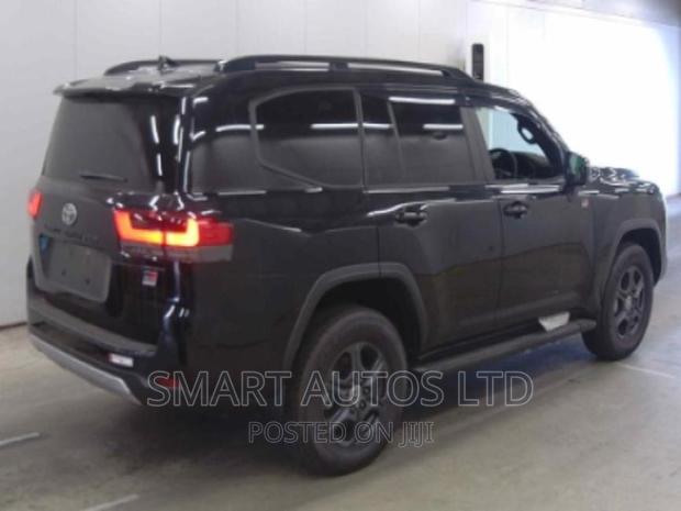 New 2023 Toyota Land Cruiser Black: The Ultimate Off-Road Experience