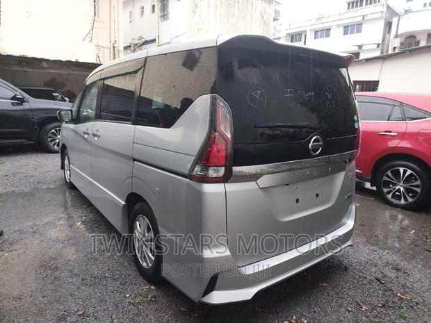 2017 Nissan Serena Silver: Luxury and Functionality