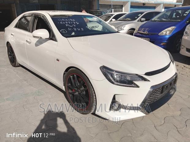 Pre-owned Toyota Mark X 2.5 AWD Beige - Quality and Comfort