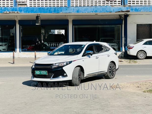 2017 4WD Toyota Harrier 2.0 Turbo: Pearl Edition for Sale